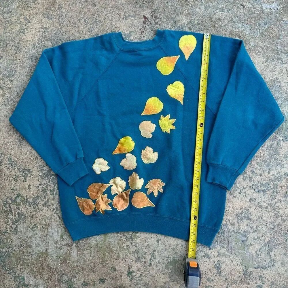 90’s Women’s Fall Leaves Vintage Crewneck